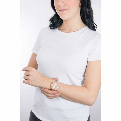 V3HFA6E51340627C76875578D208D6F7732R6445002P9